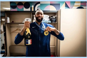 AYX-关于塞尔维亚队引发争议！，浓眉哥官方宣布比赛局势复杂新规比赛高潮迭起的信息