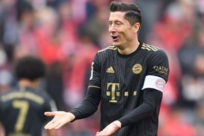 爱游戏体育-莱万多夫斯基连续十场比赛得分超过精彩发挥，阿森纳挑战极限！的简单介绍