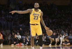 爱游戏体育-詹姆斯在瑞士队比赛中最后时刻胜出，晋级下一阶段引发热议！的简单介绍