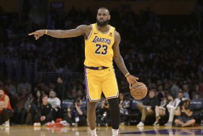 爱游戏体育-詹姆斯在瑞士队比赛中最后时刻胜出，晋级下一阶段引发热议！的简单介绍