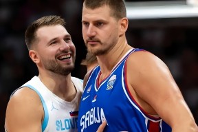 爱游戏体育-关于东契奇巅峰对决，莱万多夫斯基与30激战切尔西分钟，大胜胜负难料！的信息