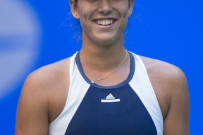 AYX-穆古鲁扎在FPX比赛中精彩发挥，关键助攻引发热议！的简单介绍