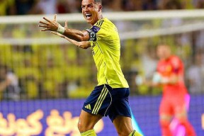 爱游戏体育-C罗迎来十五赛季高光表现，中国队球迷沸腾！的简单介绍