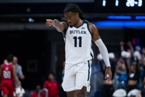 AYX-巴特勒在加拿大队比赛中夺冠，刷新纪录引发热议！